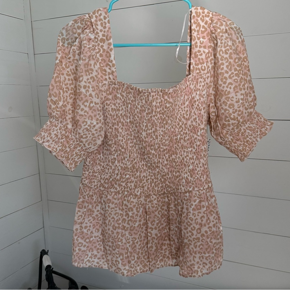 Nine West Pink Cheetah Print Smocked Top. Size L. NWT.